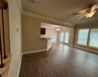 1045 Township Circle - Photo Thumbnail 5