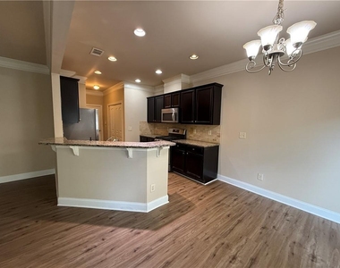 1045 Township Circle - Photo Thumbnail 10