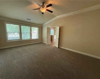 1045 Township Circle - Photo Thumbnail 22