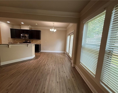 1045 Township Circle - Photo Thumbnail 8