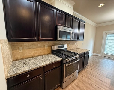 1045 Township Circle - Photo Thumbnail 15