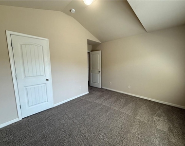 1045 Township Circle - Photo Thumbnail 39