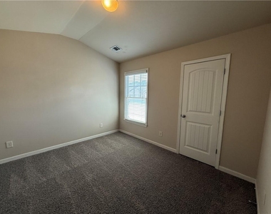 1045 Township Circle - Photo Thumbnail 40