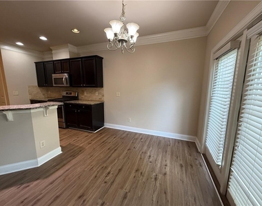 1045 Township Circle - Photo Thumbnail 9