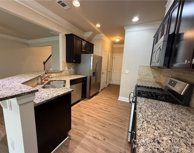 1045 Township Circle - Photo Thumbnail 11