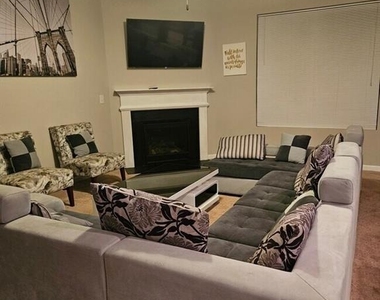1401 Worcester Trail - Photo Thumbnail 5