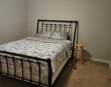 1401 Worcester Trail - Photo Thumbnail 14