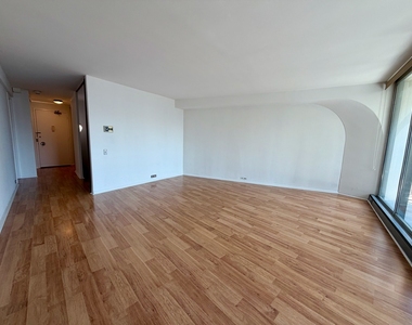 300 N State Street - Photo Thumbnail 7
