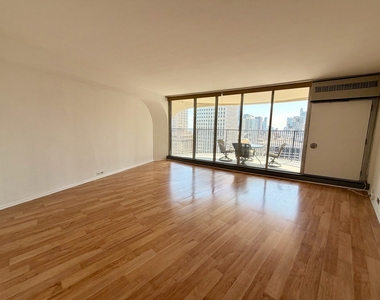 300 N State Street - Photo Thumbnail 6