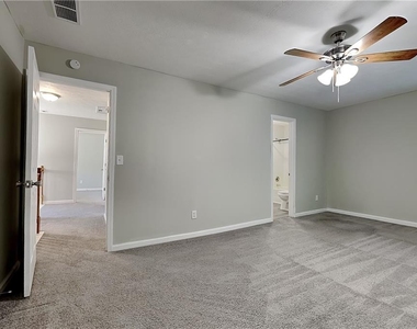 4808 Chafin Point Court - Photo Thumbnail 9
