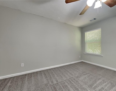 4808 Chafin Point Court - Photo Thumbnail 11