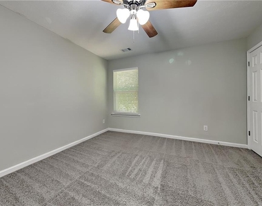 4808 Chafin Point Court - Photo Thumbnail 12