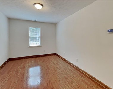 4709 Crest Knoll Drive Se - Photo Thumbnail 17