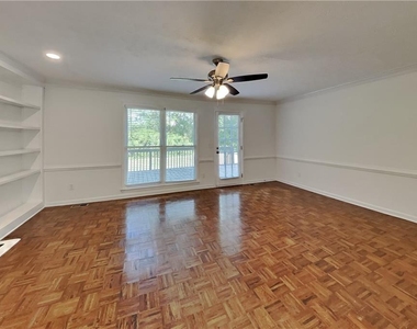 4709 Crest Knoll Drive Se - Photo Thumbnail 1