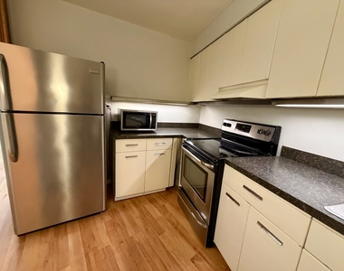 300 N State Street - Photo Thumbnail 8