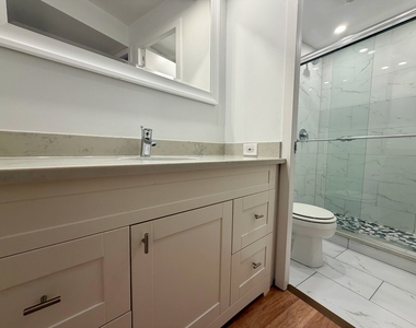300 N State Street - Photo Thumbnail 10