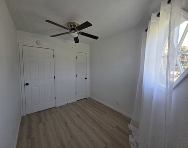 409 N Main Street - Photo Thumbnail 14