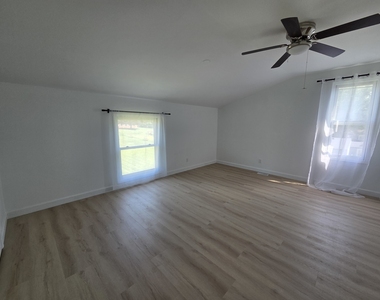 409 N Main Street - Photo Thumbnail 9