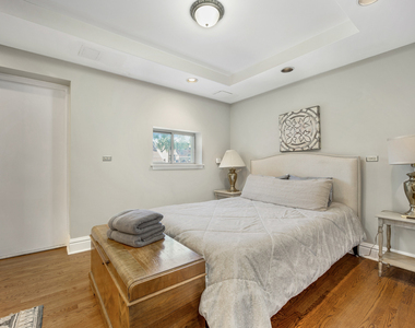4560 S Michigan Avenue - Photo Thumbnail 23