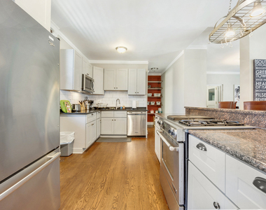 4560 S Michigan Avenue - Photo Thumbnail 13