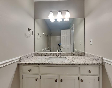 2245 Huntington Drive - Photo Thumbnail 14