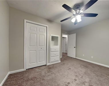 2245 Huntington Drive - Photo Thumbnail 10