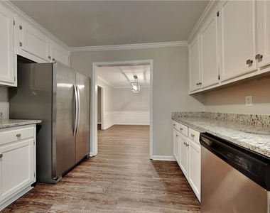 2245 Huntington Drive - Photo Thumbnail 3