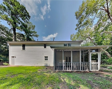 2245 Huntington Drive - Photo Thumbnail 16