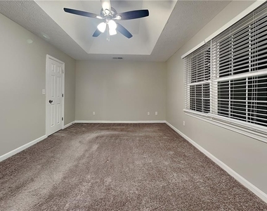 2245 Huntington Drive - Photo Thumbnail 7