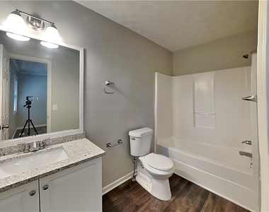 3784 Cherokee Overlook Drive - Photo Thumbnail 9