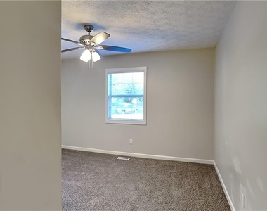 3784 Cherokee Overlook Drive - Photo Thumbnail 11