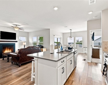 1059 Towne Mill Crossing - Photo Thumbnail 9
