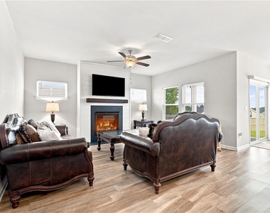1059 Towne Mill Crossing - Photo Thumbnail 5