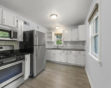 1335 College Avenue - Photo Thumbnail 7