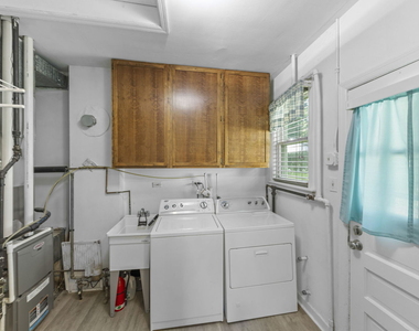 1335 College Avenue - Photo Thumbnail 11