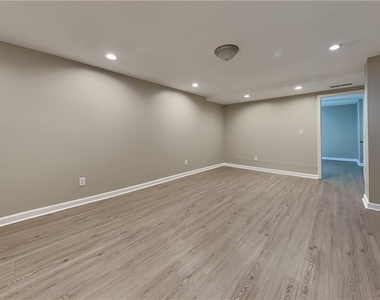 112 Hickory View Lane - Photo Thumbnail 16
