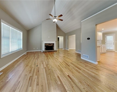 112 Hickory View Lane - Photo Thumbnail 1