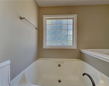 112 Hickory View Lane - Photo Thumbnail 8