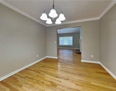 112 Hickory View Lane - Photo Thumbnail 4