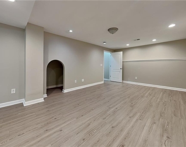 112 Hickory View Lane - Photo Thumbnail 17