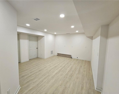 2530 Wellsley Lane - Photo Thumbnail 37