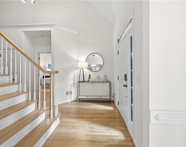 2530 Wellsley Lane - Photo Thumbnail 7