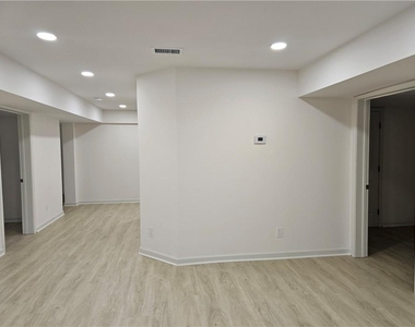 2530 Wellsley Lane - Photo Thumbnail 41