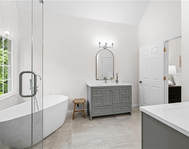 2530 Wellsley Lane - Photo Thumbnail 23
