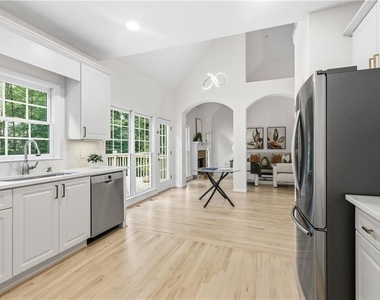 2530 Wellsley Lane - Photo Thumbnail 15
