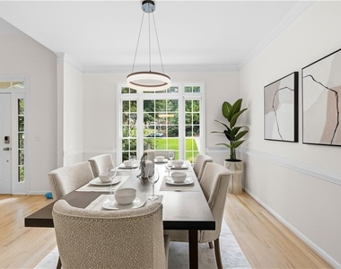 2530 Wellsley Lane - Photo Thumbnail 5