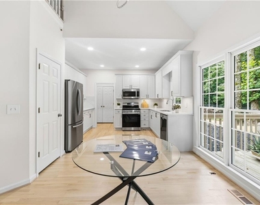 2530 Wellsley Lane - Photo Thumbnail 12
