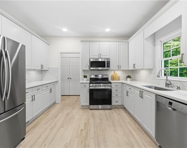 2530 Wellsley Lane - Photo Thumbnail 14