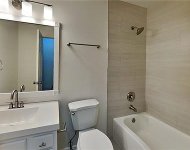 1818 Crescent Hill Drive Nw - Photo Thumbnail 13