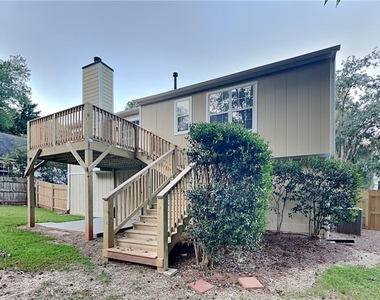 1818 Crescent Hill Drive Nw - Photo Thumbnail 16